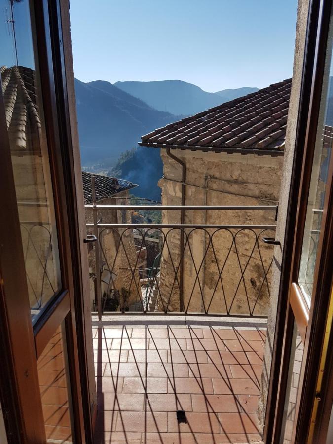 Borgo Nel Tempo Apartamento Collestatte Exterior foto