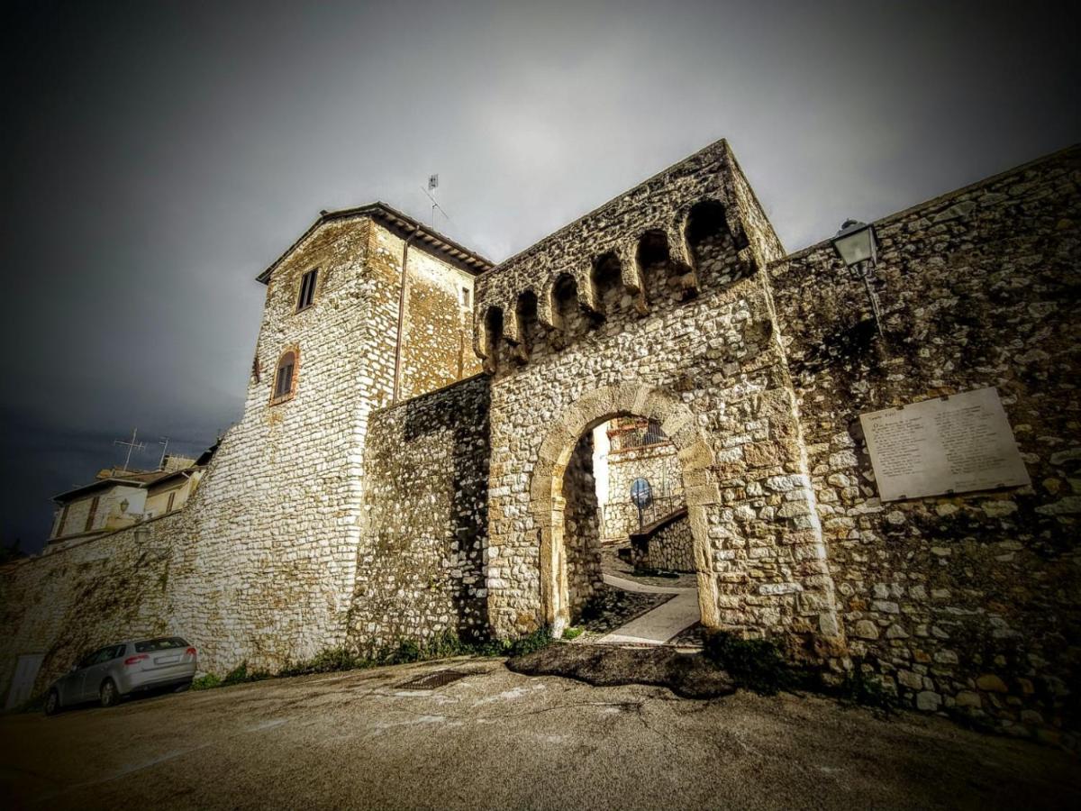 Borgo Nel Tempo Apartamento Collestatte Exterior foto