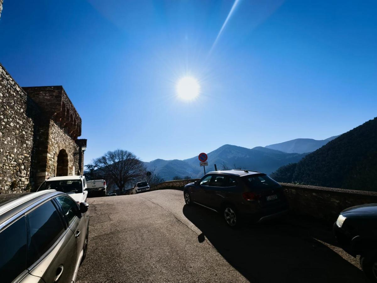 Borgo Nel Tempo Apartamento Collestatte Exterior foto