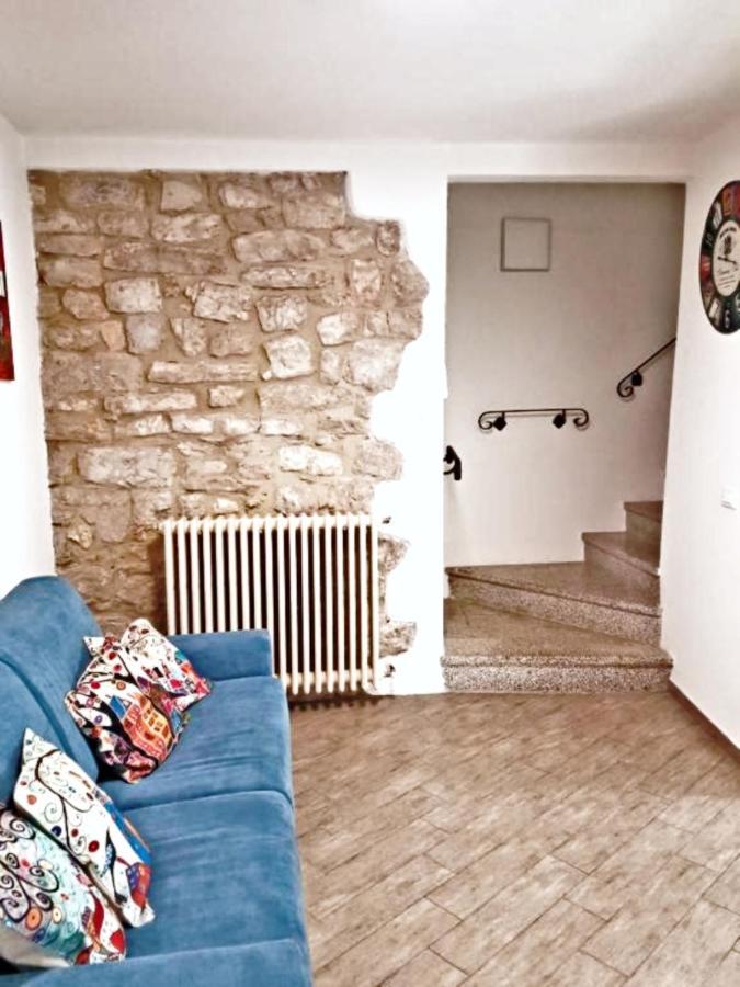 Borgo Nel Tempo Apartamento Collestatte Exterior foto
